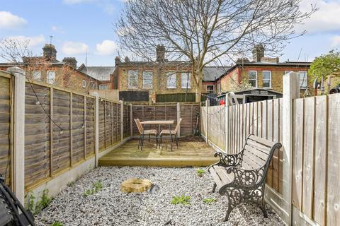 3 bedroom maisonette for sale, Blyth Road, Walthamstow, Waltham Forest