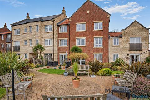 2 bedroom apartment for sale, Ryebeck Court, Eastgate, Pickering, YO18 7FA