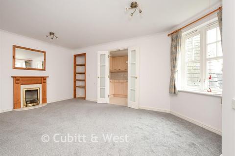 1 bedroom flat for sale, Wavertree Court, Horley RH6