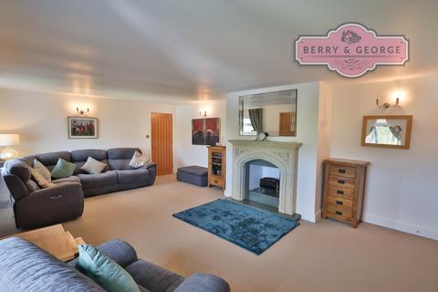 undefined, Hafod Road, Gwernaffield CH7