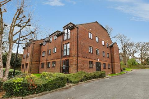 Jasmine Grove, London SE20
