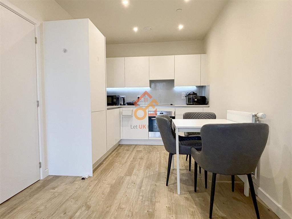 Apartment in London - View 5