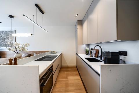 3 bedroom apartment for sale, Creswick Road, London