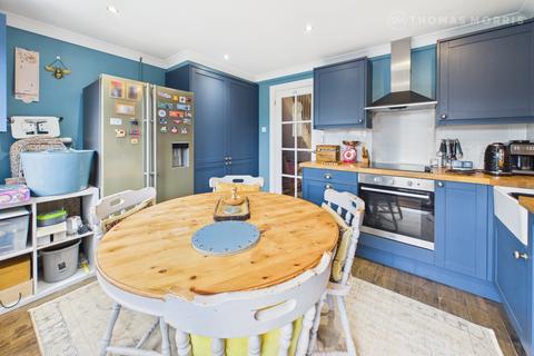 2 bedroom end of terrace house for sale, Sun Street, Beds SG18