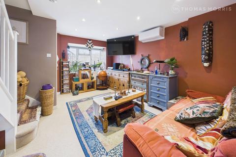 2 bedroom end of terrace house for sale, Sun Street, Beds SG18