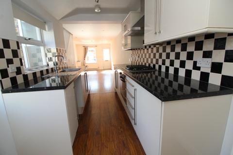 2 bedroom terraced house to rent, Trinity Lane, Beverley, HU17 0AU