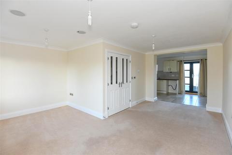 4 bedroom townhouse for sale, Waterside Mews, Trowbridge