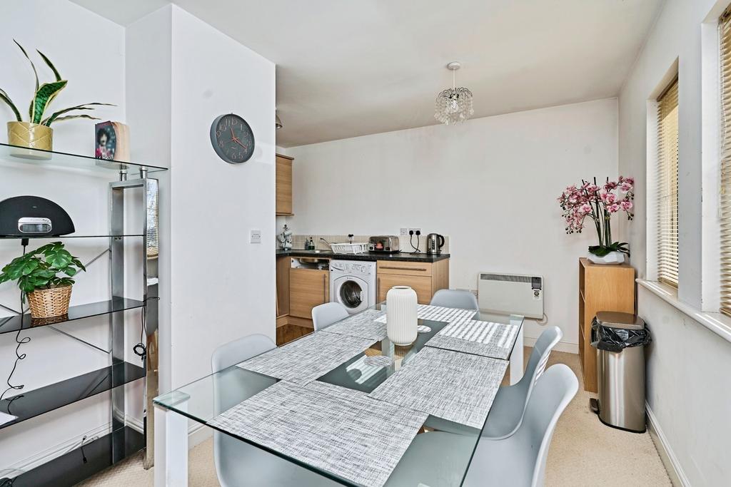 Apartment in Walsall, Streetly - View 5