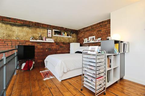 2 bedroom flat for sale, Whingate, Leeds