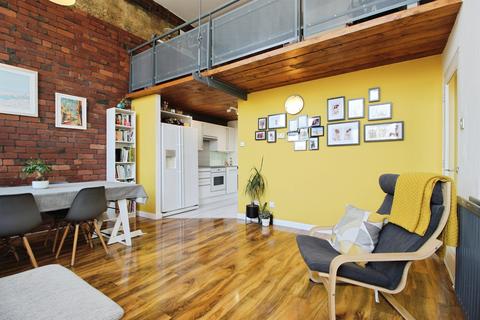 2 bedroom flat for sale, Whingate, Leeds