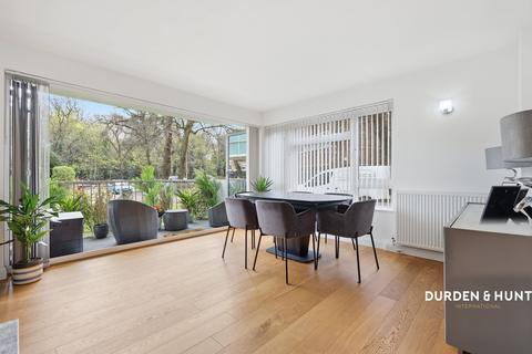 2 bedroom apartment for sale, New Wanstead, London E11