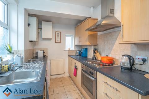 2 bedroom end of terrace house for sale, High Street, Macclesfield, SK11 7QQ