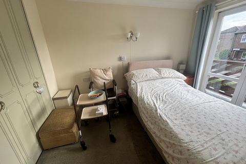 1 bedroom flat for sale, Brinton Lane, Hythe SO45