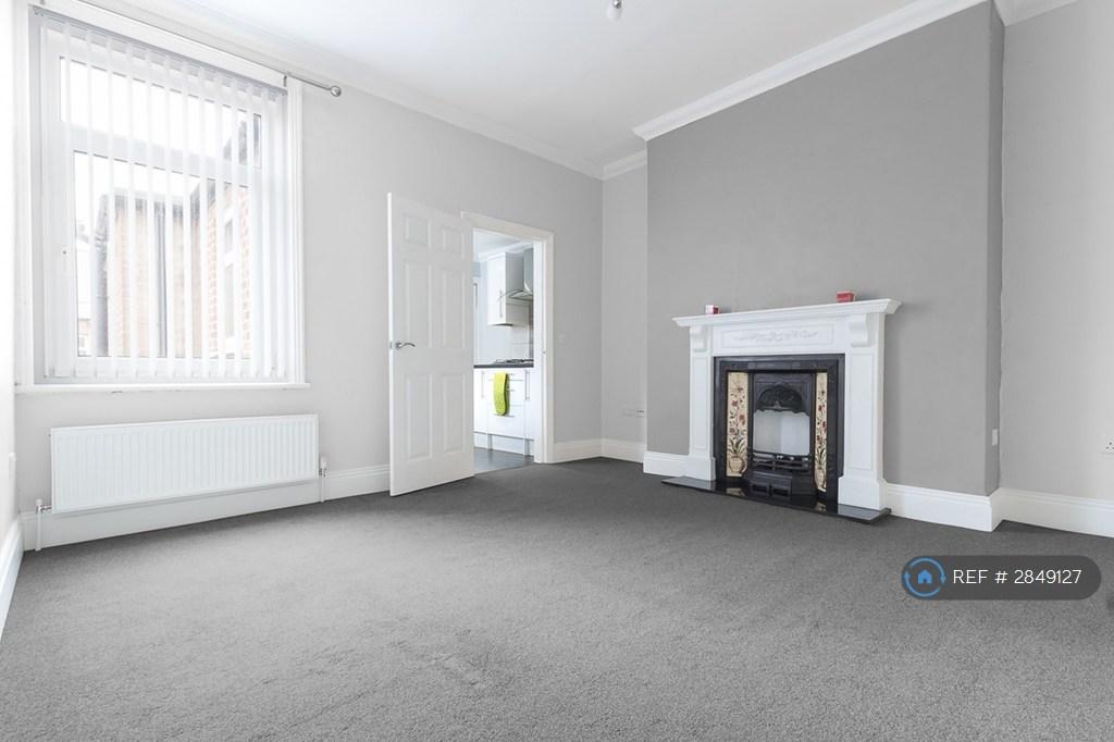 Garrick Street, South Shields, NE33 3 bed flat - £770 pcm (£178 pw)