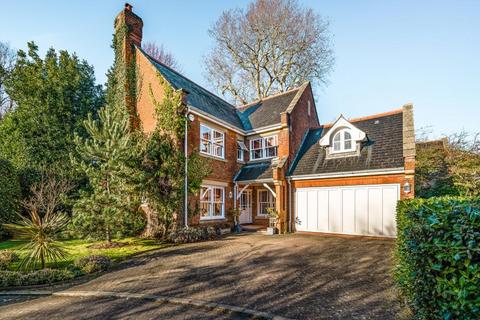 5 bedroom detached house to rent, Upper Walk, Virginia Water GU25 4SN