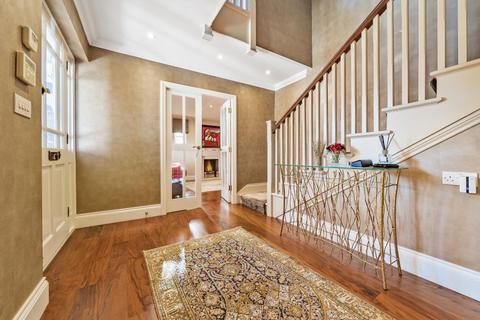 5 bedroom detached house to rent, Upper Walk, Virginia Water GU25 4SN