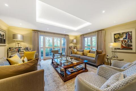 5 bedroom detached house to rent, Upper Walk, Virginia Water GU25 4SN