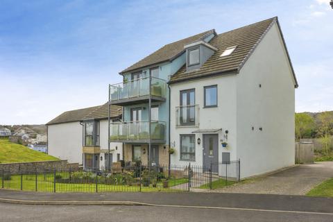 4 bedroom end of terrace house for sale, Limeburners Road, Plymouth