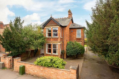 5 bedroom detached house for sale, Goldington Road, Bedford MK40