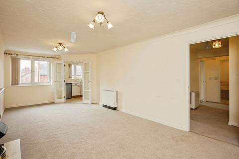 2 bedroom flat for sale, Giles Court, Rectory Road, West Bridgford, Nottingham, NG2
