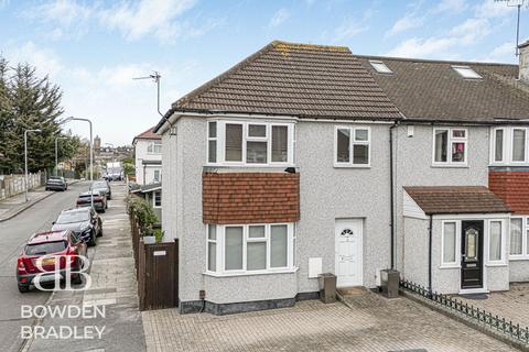 Yeomen Way, Hainault, IG6