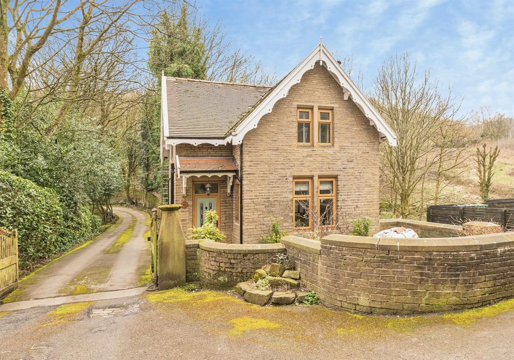 2 bedroom detached house for sale