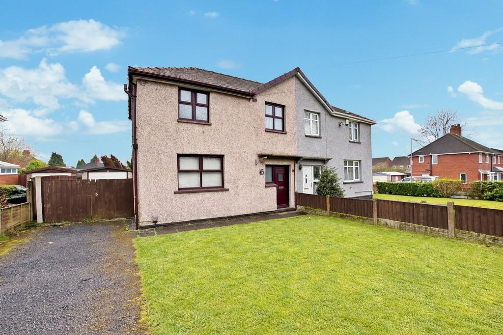 3 bedroom semi-detached house for sale