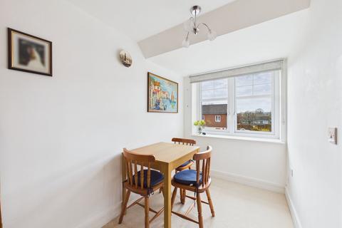 2 bedroom retirement property for sale, Brighton Road, Horsham RH13