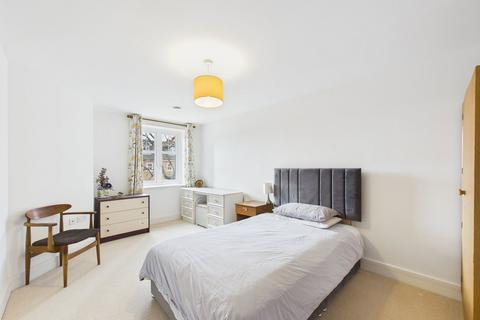 2 bedroom retirement property for sale, Brighton Road, Horsham RH13