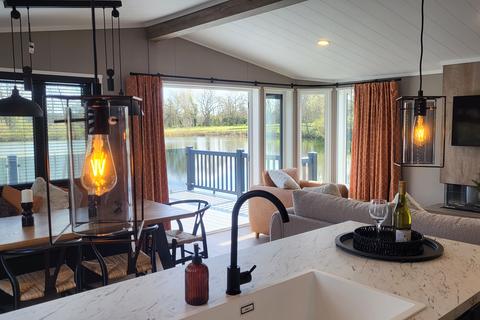 2 bedroom holiday lodge for sale, Messingham Lakes, Butterwick Road, Messingham DN17