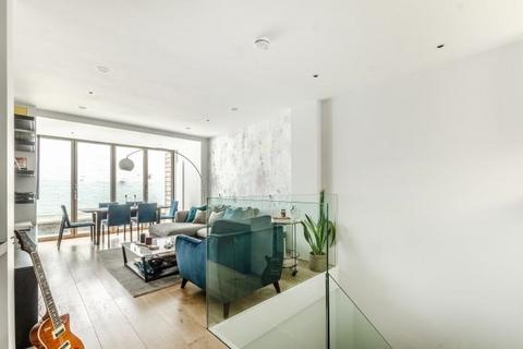 2 bedroom flat for sale, Gosfield Street, London, W1W
