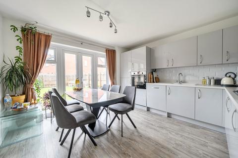 3 bedroom semi-detached house for sale, Blackbird Gardens, Langford, SG18