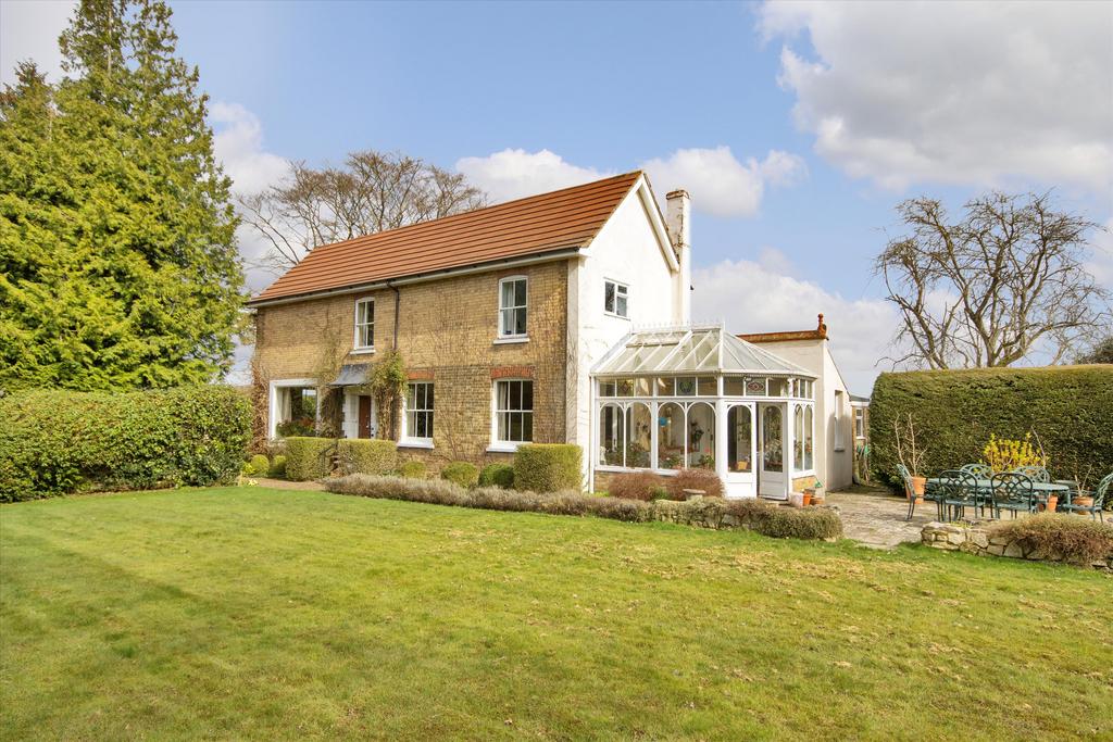 Detached house exterior, garden