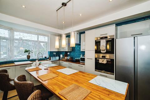 3 bedroom chalet for sale, Lewis Road, Lancing