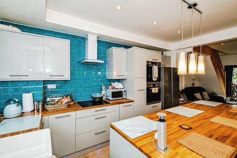 3 bedroom chalet for sale, Lewis Road, Lancing