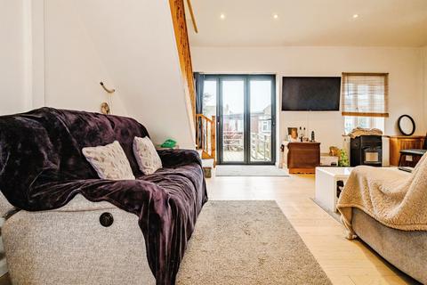 3 bedroom chalet for sale, Lewis Road, Lancing