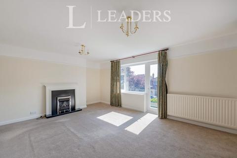 2 bedroom apartment for sale, Queens Court, Queensway, Horsham