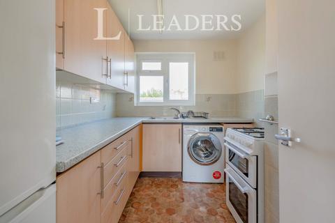 2 bedroom apartment for sale, Queens Court, Queensway, Horsham