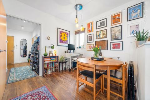 1 bedroom flat for sale, Old Devonshire Road, London SW12
