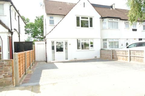 4 bedroom terraced house to rent, Bromley, BR1 5PY