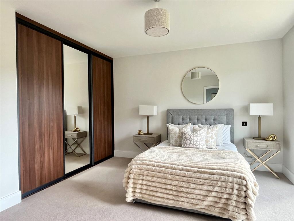 Plot 5 Master Bed