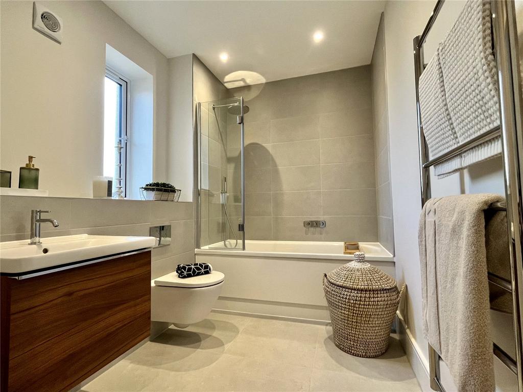 Main Bathroom