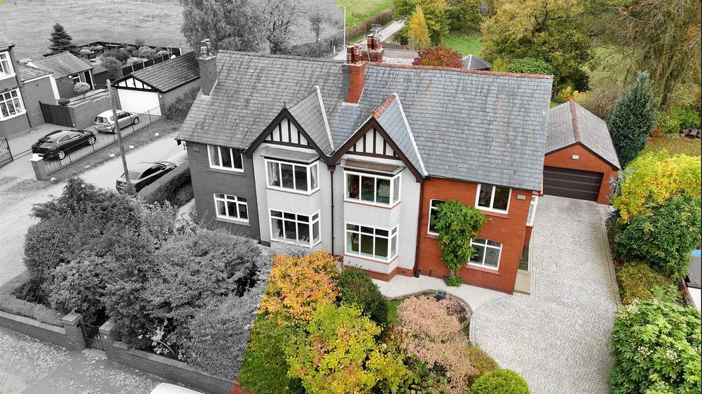 4 bedroom semi-detached house for sale