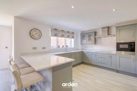 4 bedroom detached house for sale, Pastures Drive, Tidbury Green, B90