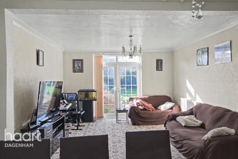 3 bedroom end of terrace house to rent, Oxlow Lane, DAGENHAM