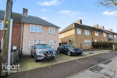 3 bedroom end of terrace house to rent, Oxlow Lane, DAGENHAM