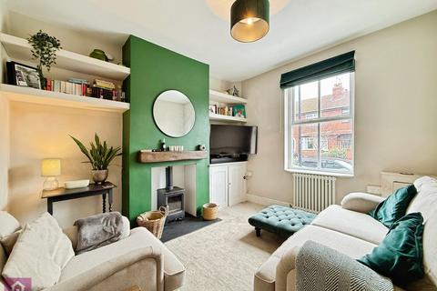 2 bedroom end of terrace house for sale, Hall Avenue, Timperley, Altrincham, WA15