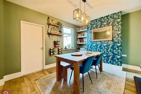 2 bedroom end of terrace house for sale, Hall Avenue, Timperley, Altrincham, WA15