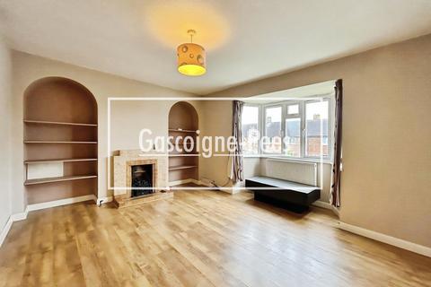 2 bedroom maisonette to rent, Queens Close, Windsor, SL4