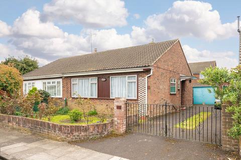 2 bedroom bungalow for sale, Haslemere Close, Hampton TW12